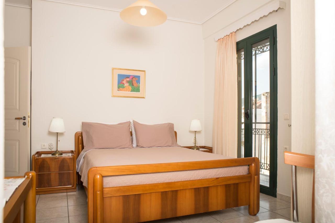 Maisonette With Garden In The Heart Of The Historical Kalamata Center Exterior photo