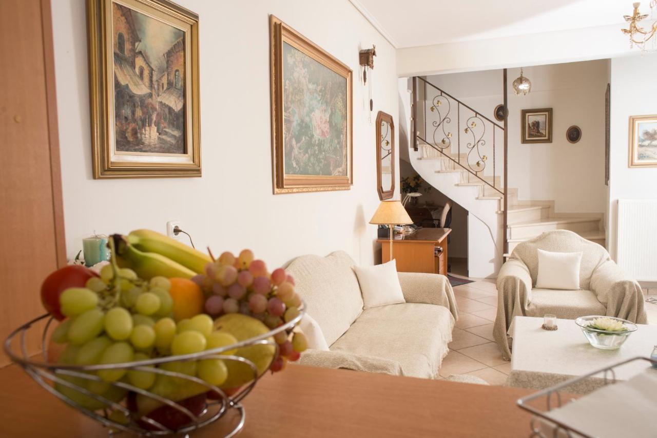 Maisonette With Garden In The Heart Of The Historical Kalamata Center Exterior photo