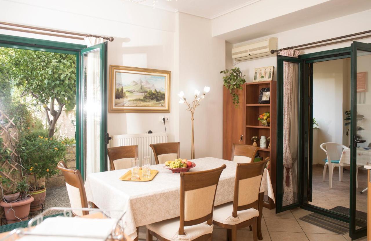 Maisonette With Garden In The Heart Of The Historical Kalamata Center Exterior photo