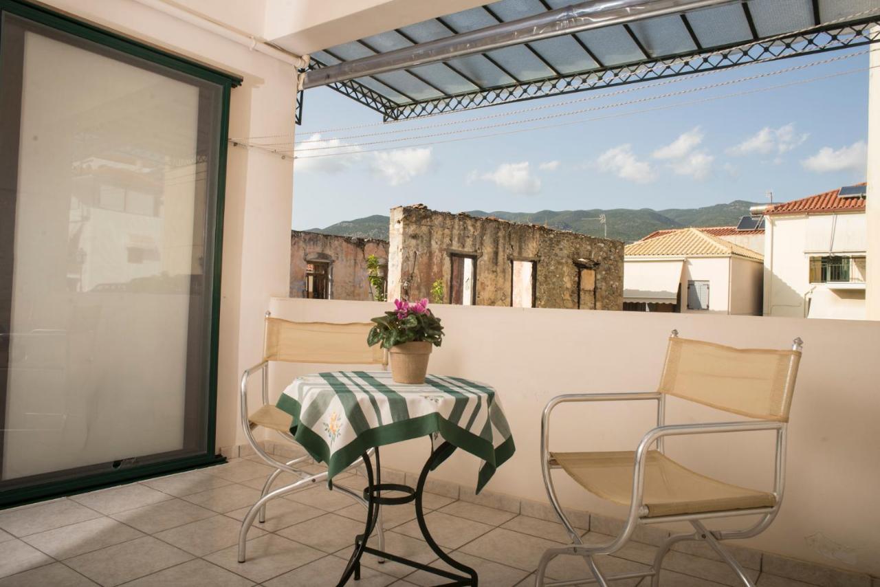 Maisonette With Garden In The Heart Of The Historical Kalamata Center Exterior photo